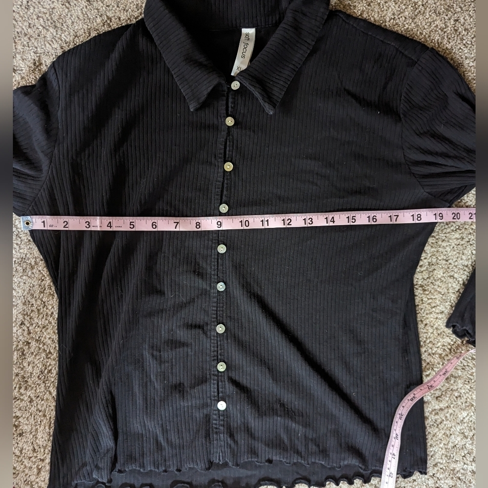 Soft Focus Black Ribbed Collared Ruffled Button Cardigan Size XL - Picture 11 of 13